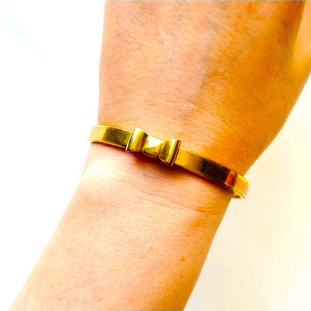 VTG - Kate Spade Take a Bow Gold Tone Bangle Bracelet
